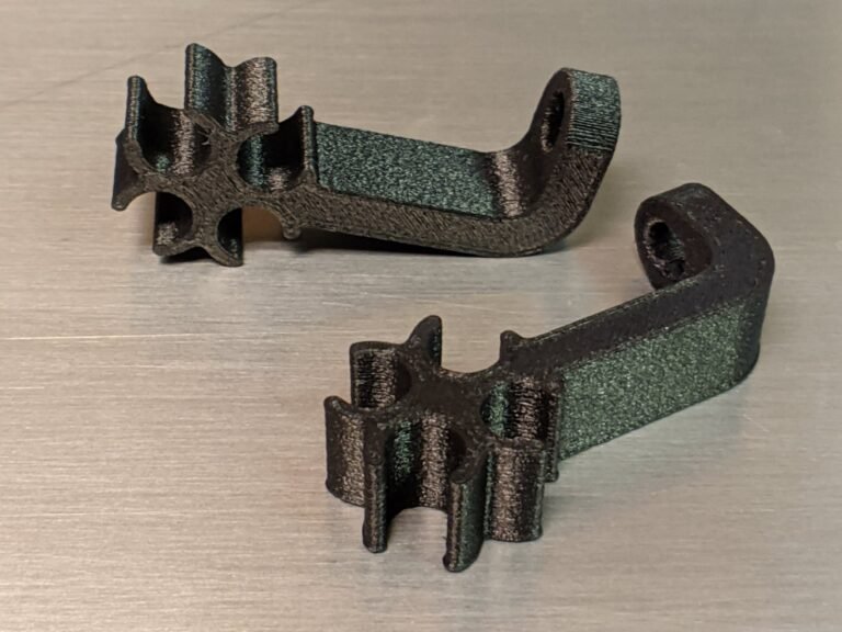 90° Nylon Plug Wire Mount Four Wire