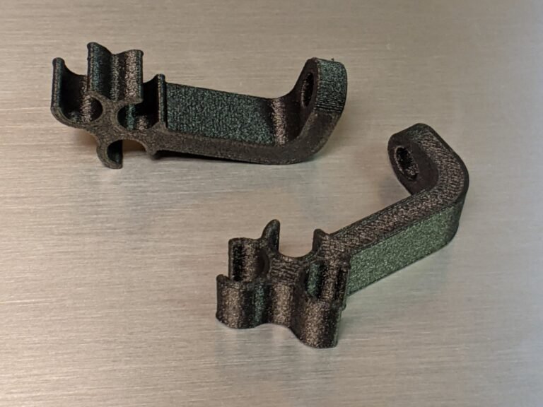 90° Nylon Plug Wire Mount Three Wire