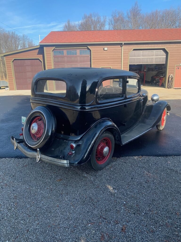 Bill Cromling II’s ’34 Sedan