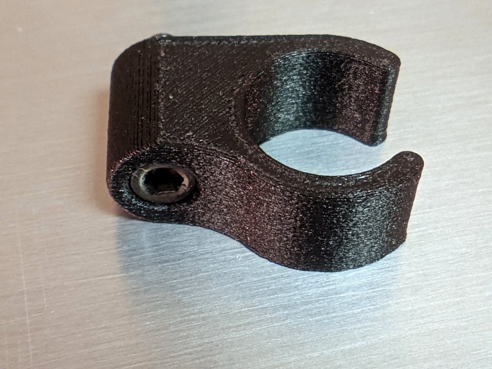 Nylon One Line Heater Hose Mount