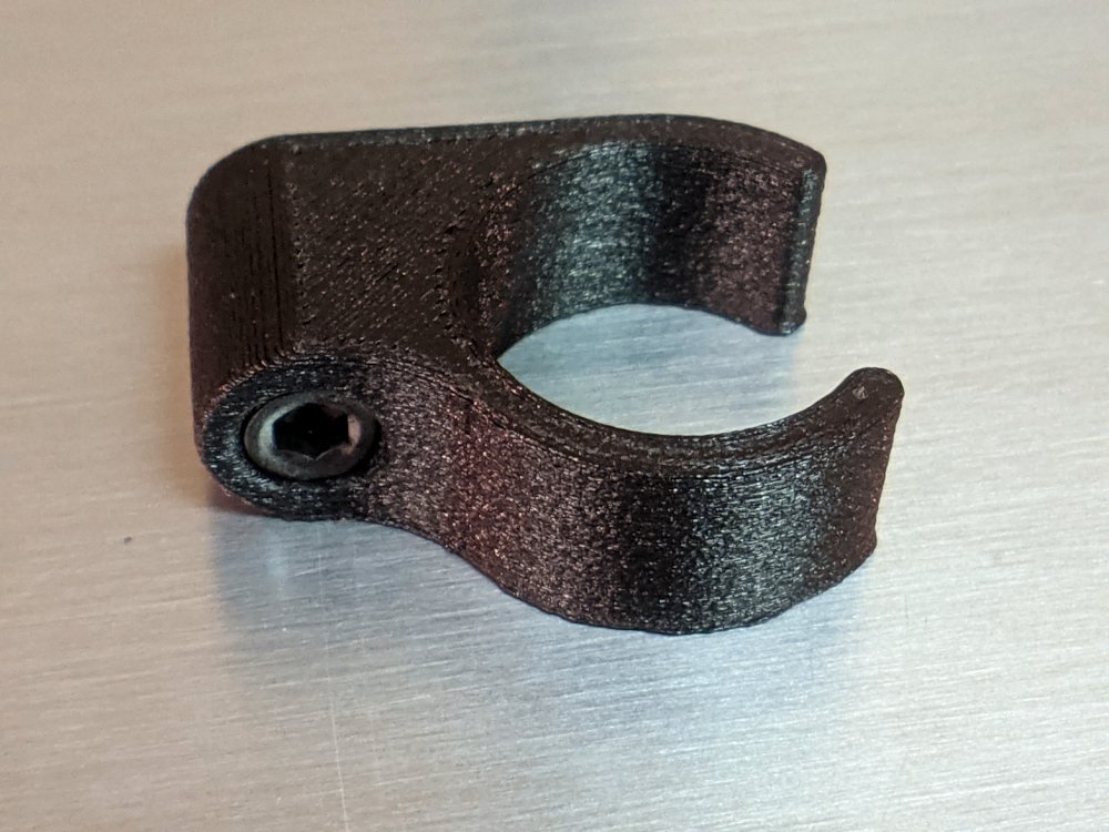 Nylon One Line Heater Hose Mount