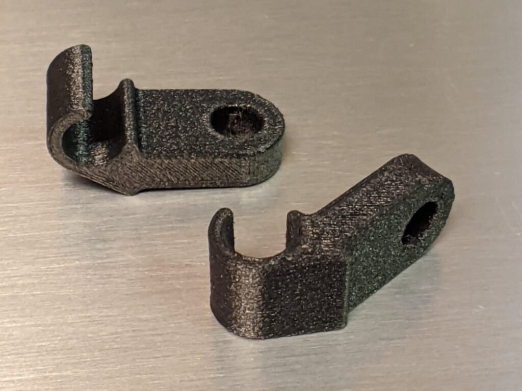 Short Nylon Plug Wire Mount One Wire